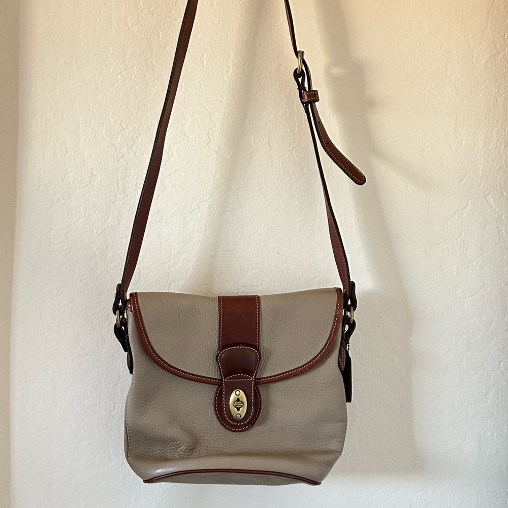 Vintage Dooney & Bourke cross body purse